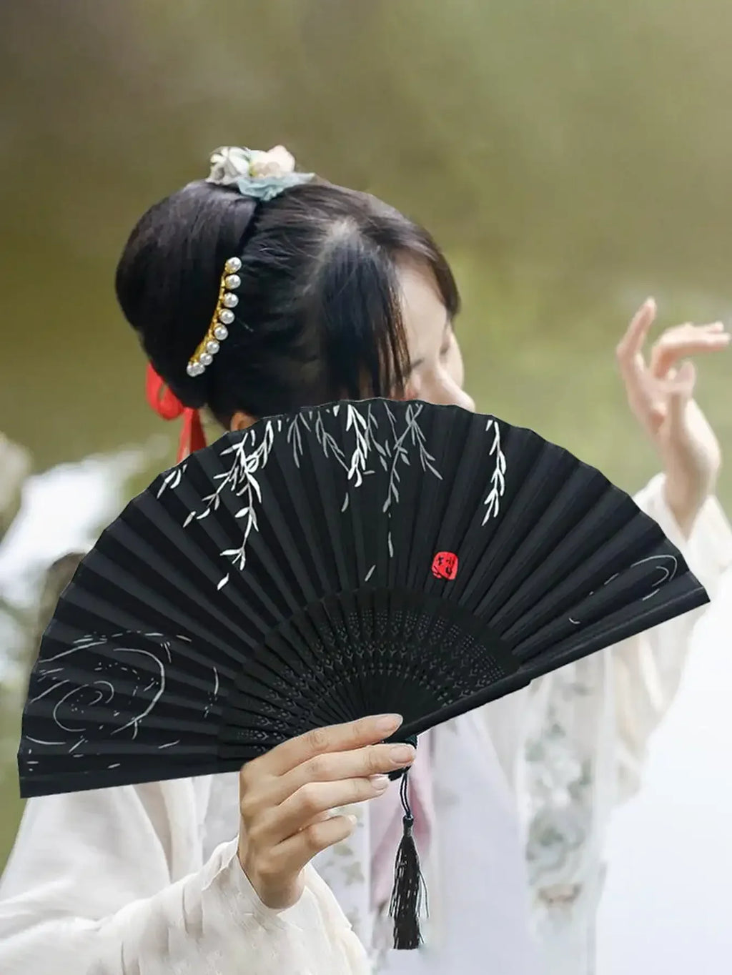 1pc-Elegant wooden folding hand fan favored by fans, favored by wedding parties and performances